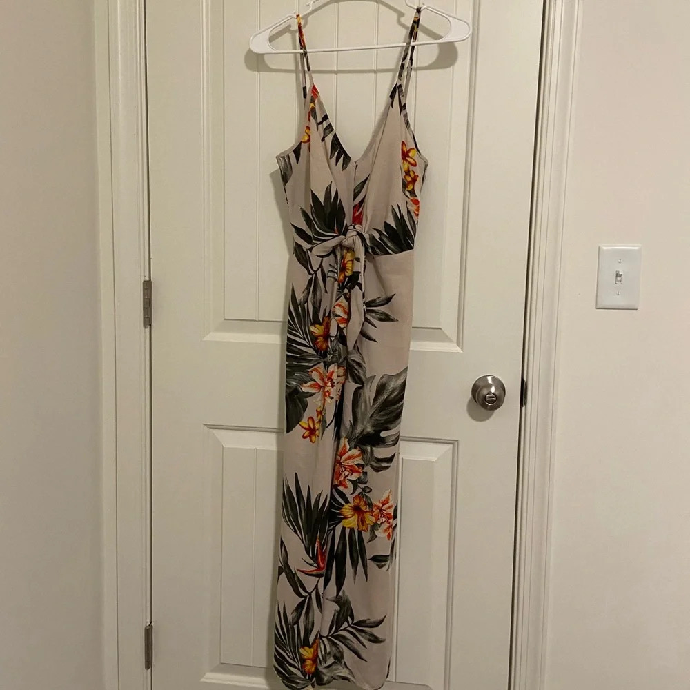 Timing women’s floral jumpsuit — medium